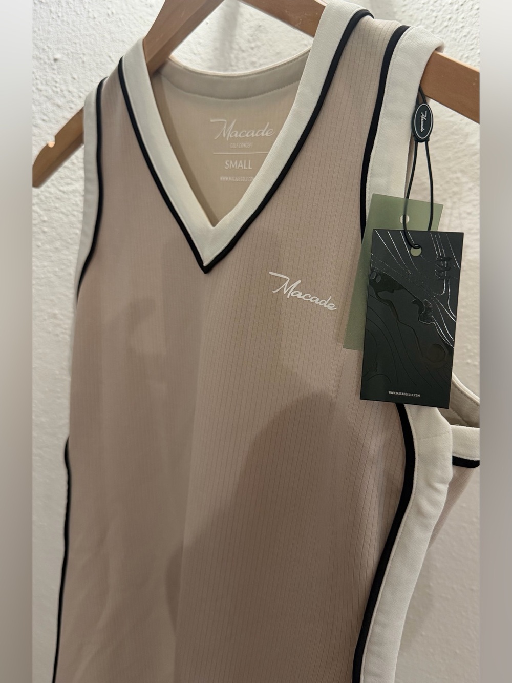 Macade Golf Women’s Small Sleeveless Golf Dress NWT Beige Athletic Stretch - Picture 2 of 6